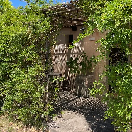 לינה וארוחת בוקר La Petrusa