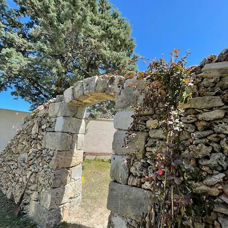 La Petrusa Vernole