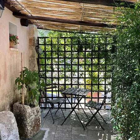 La Petrusa Bed and Breakfast 3*